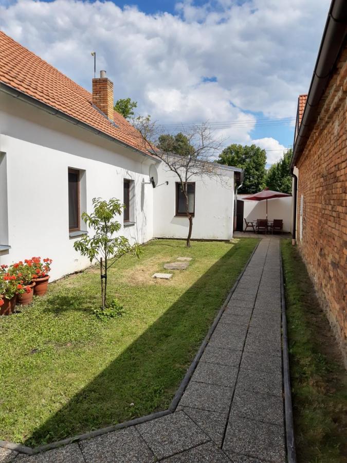 Ubytovani U Dvoraku Veseli nad Luznici Luaran gambar